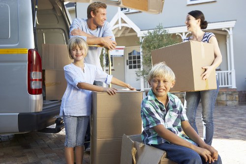 Moving day loading and unloading service in Northwood