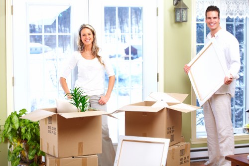 Packing and transport support for bulky furniture moves